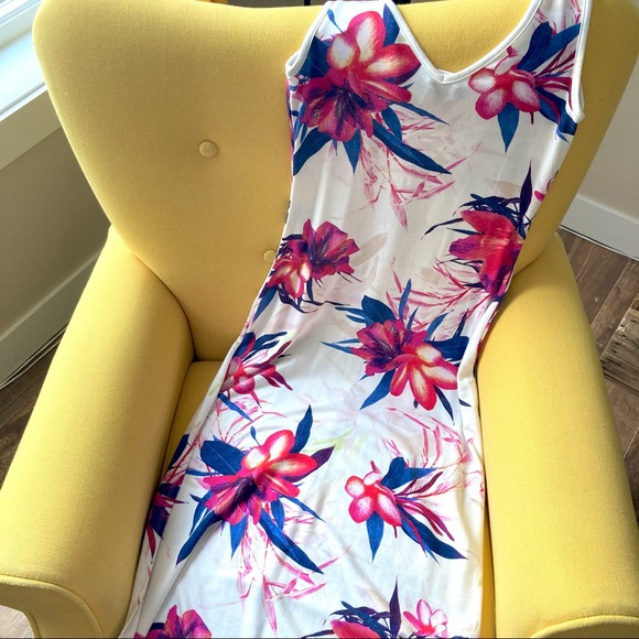 Dynamite Floral Maxi Dress - Picture 1 of 7